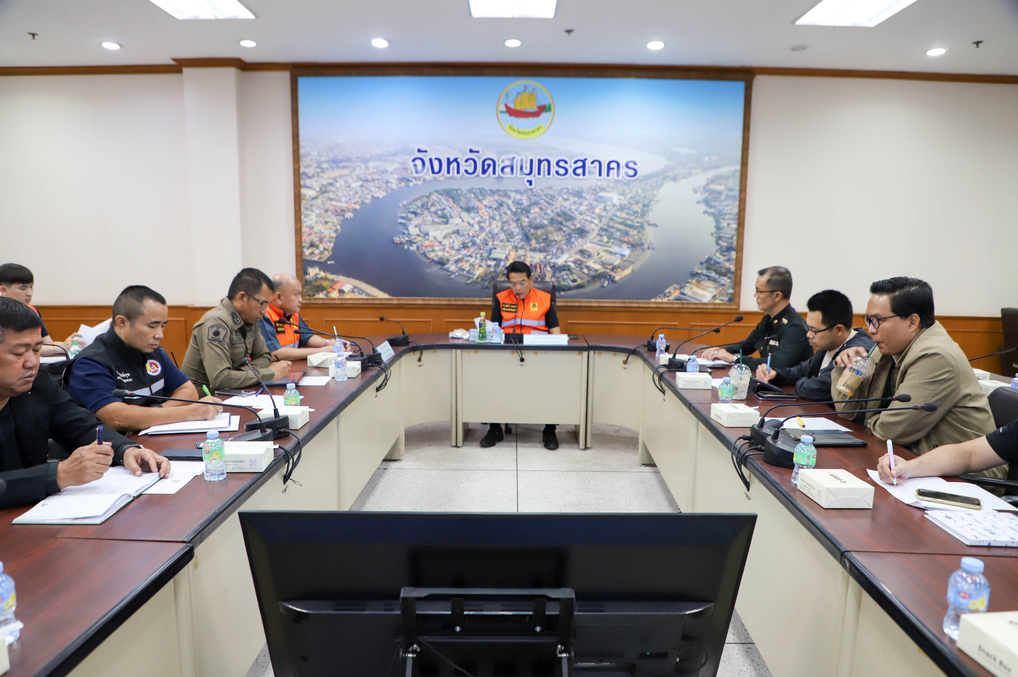 จังหวัดสมุทรสาคร ร่วมประชุมเตรียมความพร้อมรับสถานการณ์ภัย และติดตามสถานการณ์อุทกภัย ผ่านระบบสื่ออิเล็กทรอนิกส์